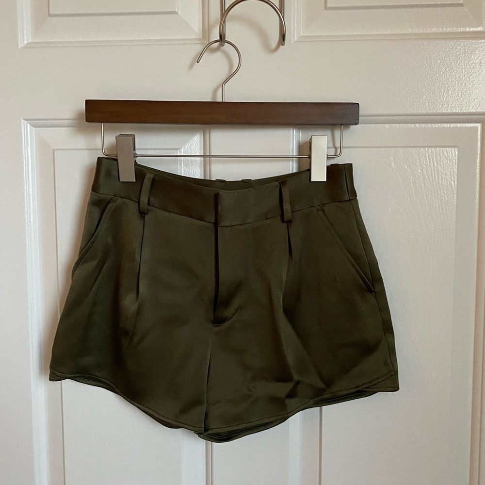 Alice+Olivia green shorts size 2